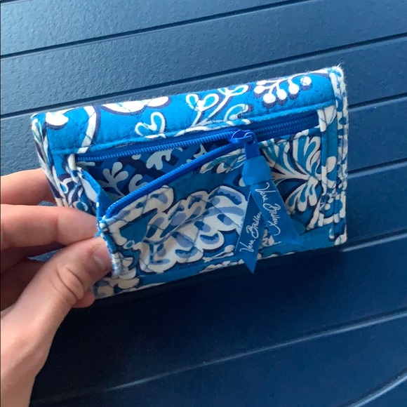 Bundle of Vera Bradley Essentials - Picture 11 of 14